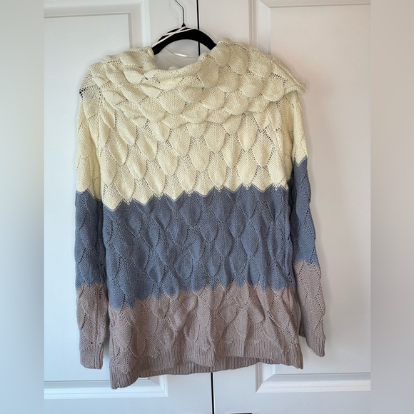 Easel Women’s Chunky Knit Colorblock Cowl Neck Sweater NWT (Size S) - Picture 2 of 7